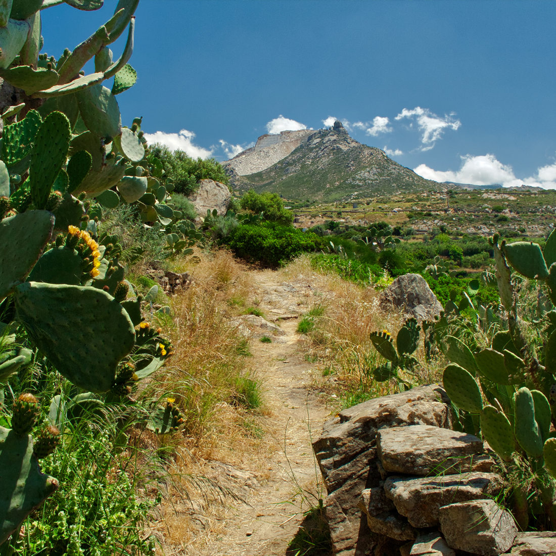 passage-from-ancient-to-modern-history-naxos-trekking